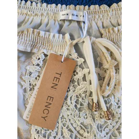 NWT Tendency Embordered Floral Off the Shoulder Womens Top M - Picture 4 of 9